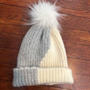 Chic Women's Knit Hat with Fluffy Pom Pom - Gray and Cream